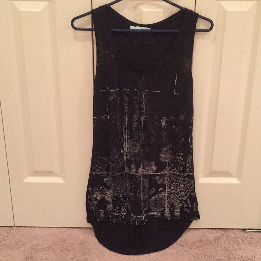 Causal Black tank with a Twist